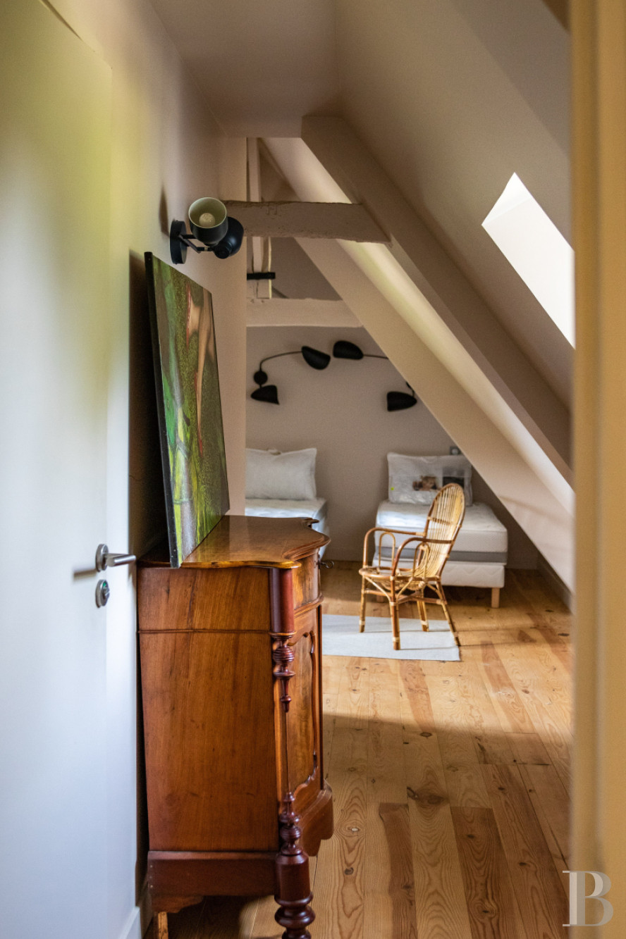 A set of two manor houses overlooks the Bay of Morlaix in Carantec on the north coast of Finistère - photo  n°29